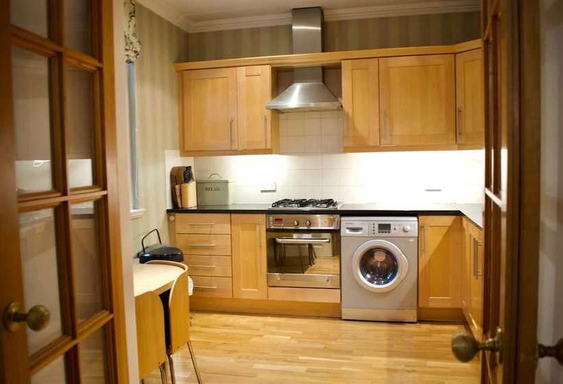 Spacious Cottage In Edinburgh