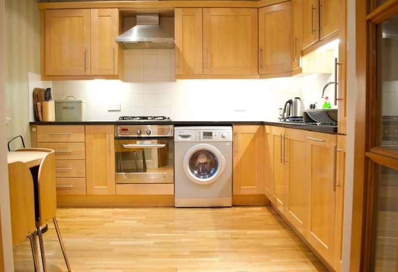 Spacious Cottage In Edinburgh