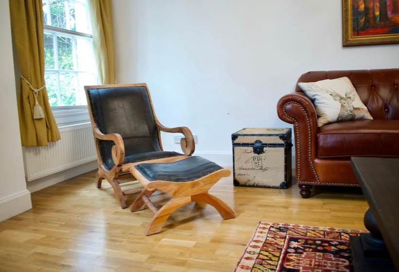 Spacious Cottage In Edinburgh