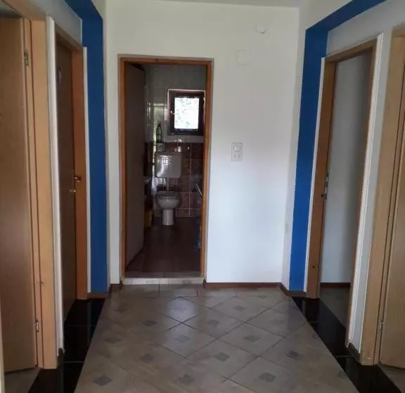 Hostel Topić