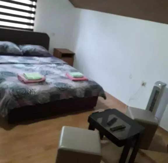 Hostel Topić