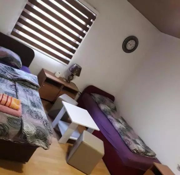Hostel Topić