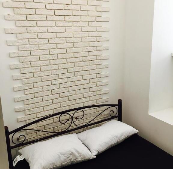 Hostel Train Station