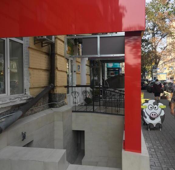 Hostel Train Station