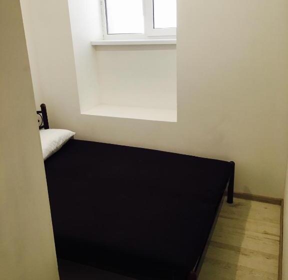 Hostel Train Station