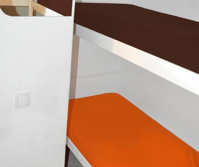 Hostel Train Station