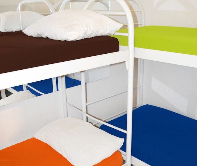 Hostel Train Station