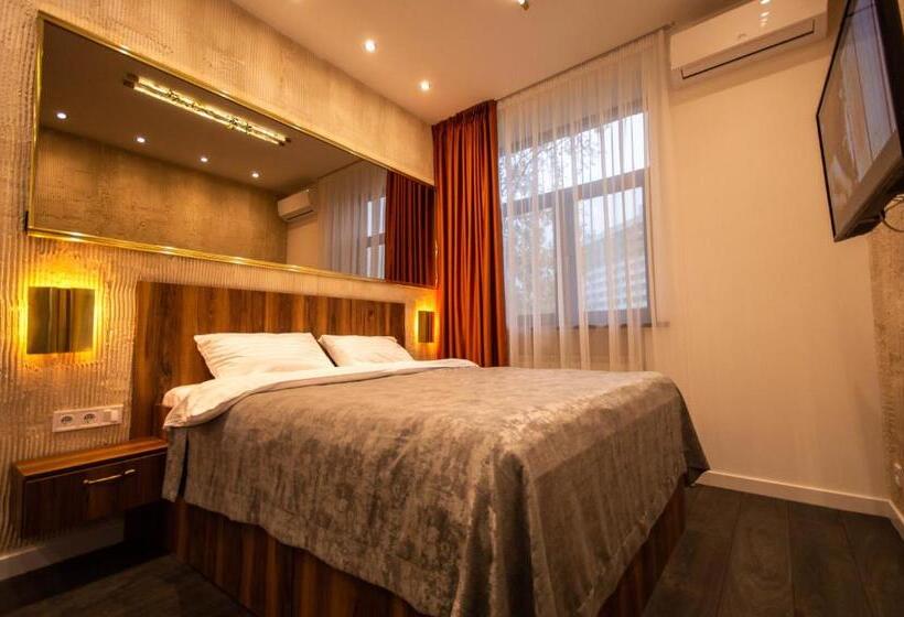 Hotelli Kyiv Panorama Apartments Near Gulliver