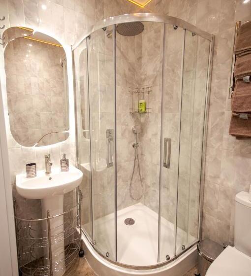 Hotelli Kyiv Panorama Apartments Near Gulliver