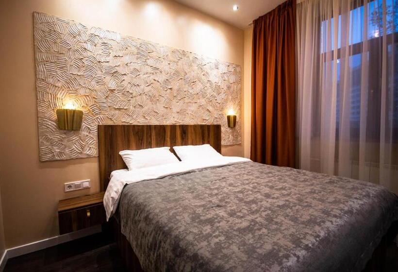 Hotelli Kyiv Panorama Apartments Near Gulliver