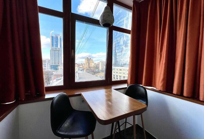 Hotelli Kyiv Panorama Apartments Near Gulliver