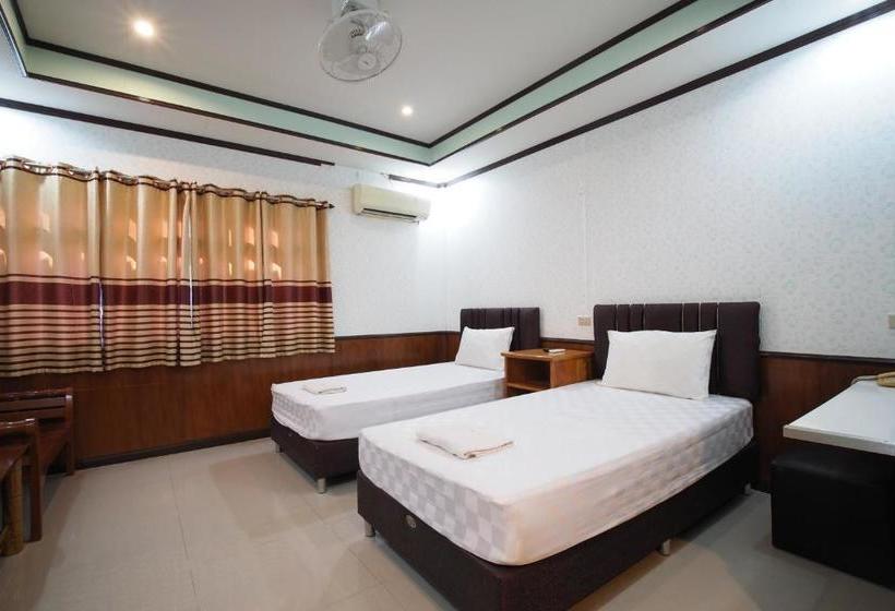 בית מלון כפרי Oyo 911 Suanphai Resort