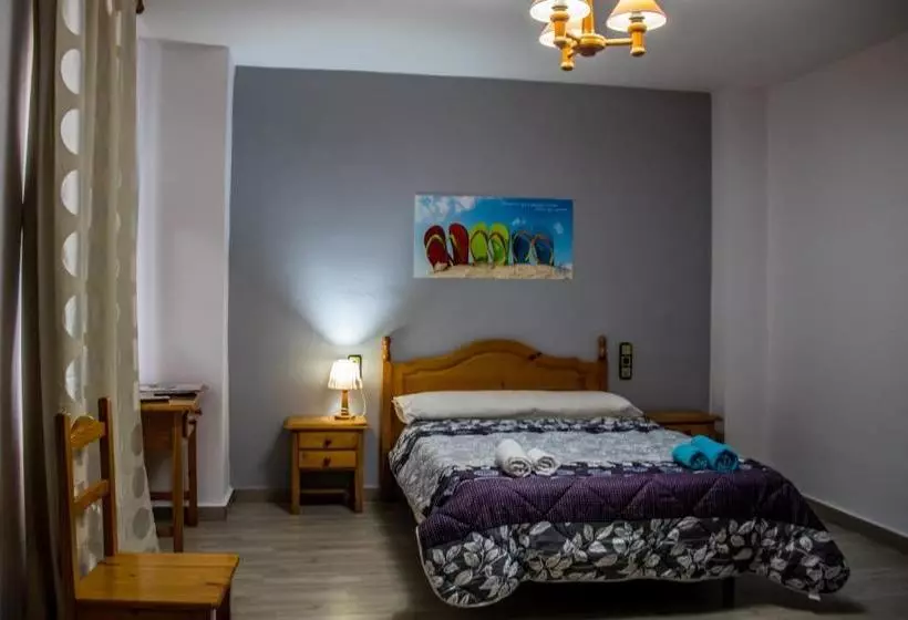 پانسیون Hostal Villaricos