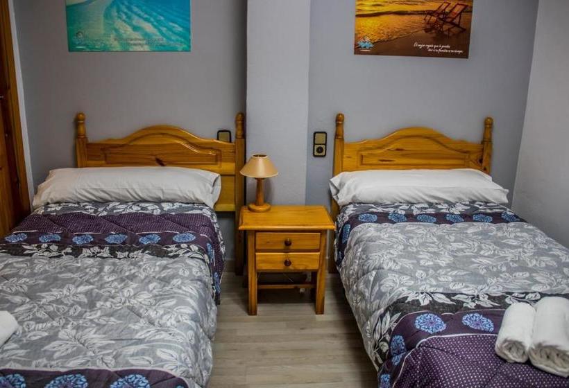 بنسيون Hostal Villaricos