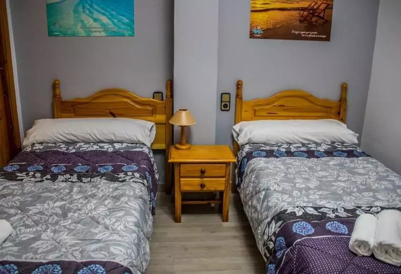 پانسیون Hostal Villaricos