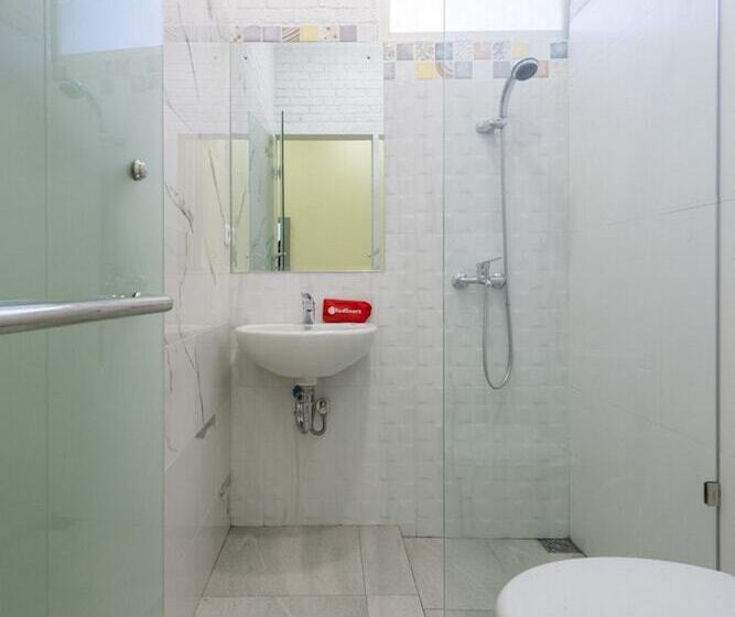 ペンション Reddoorz Syariah @ Griya Shanta Malang