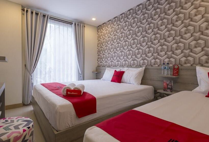 ペンション Reddoorz Syariah @ Griya Shanta Malang