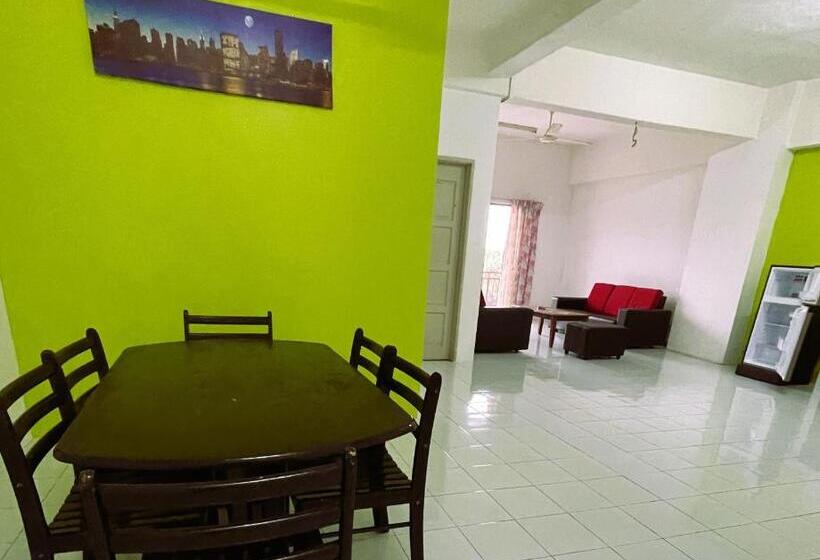 Dindings Pantai Desair Apartment By Dpd