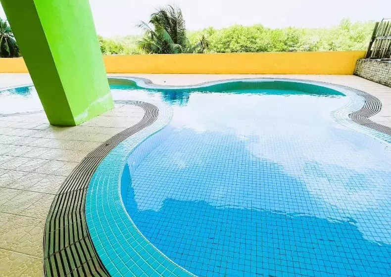 Dindings Pantai Desair Apartment By Dpd