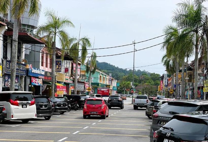 Dindings Pantai Desair Apartment By Dpd