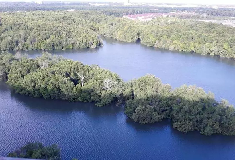 Dindings Pantai Desair Apartment By Dpd