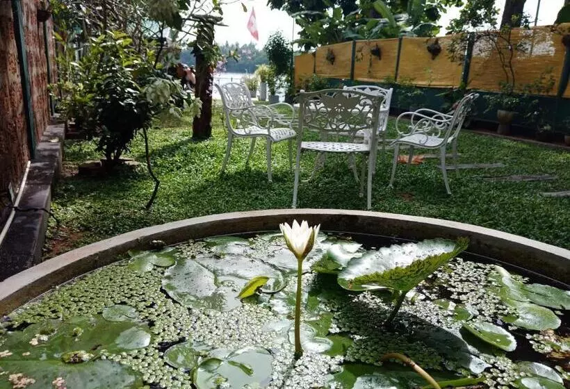 هتل Villa Bentota River View