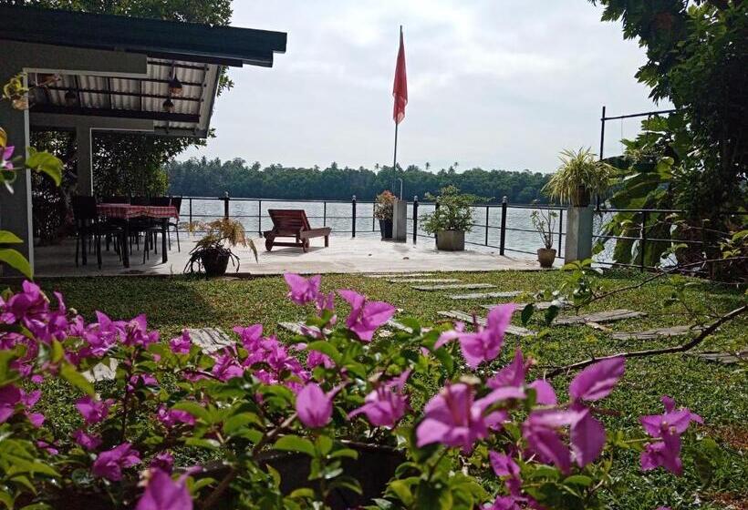 ホテル Villa Bentota River View