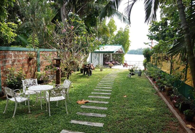 ホテル Villa Bentota River View
