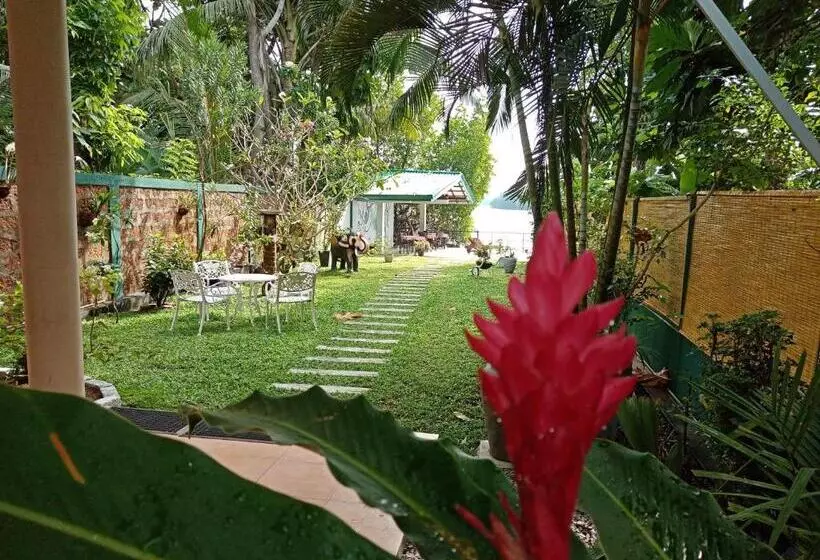 هتل Villa Bentota River View