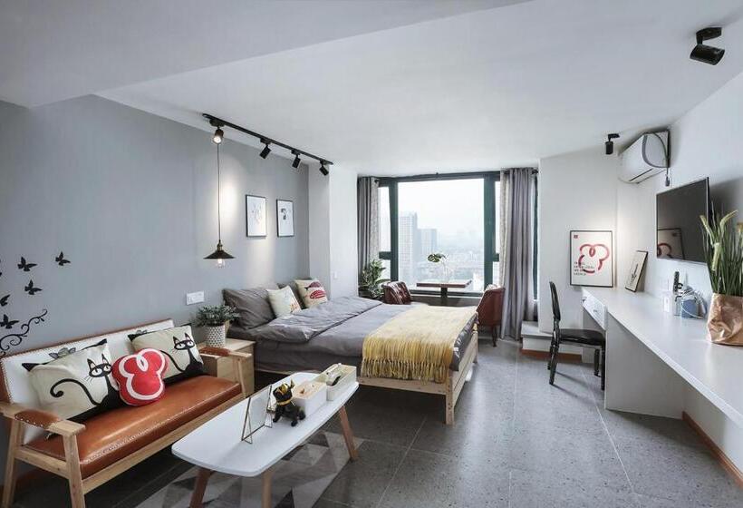 Hotel Xuanwu Lake, Confucius Temple, Night View Of Nj