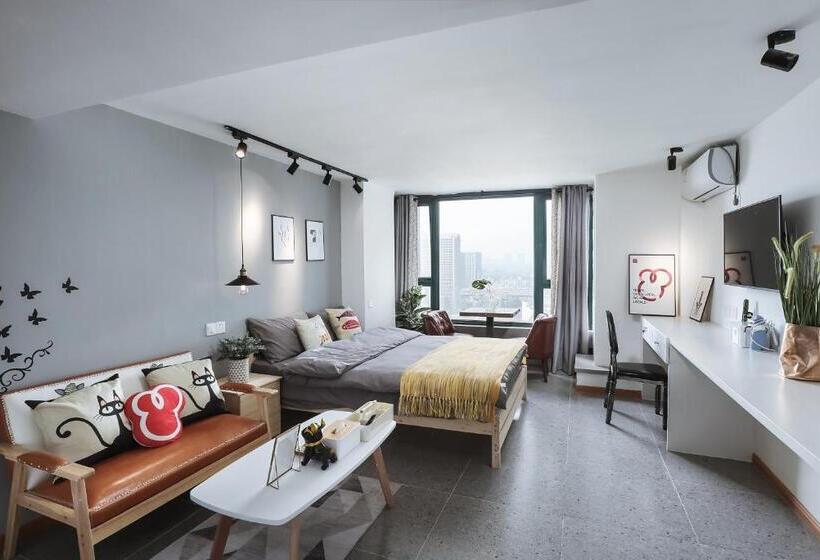 Hotel Xuanwu Lake, Confucius Temple, Night View Of Nj