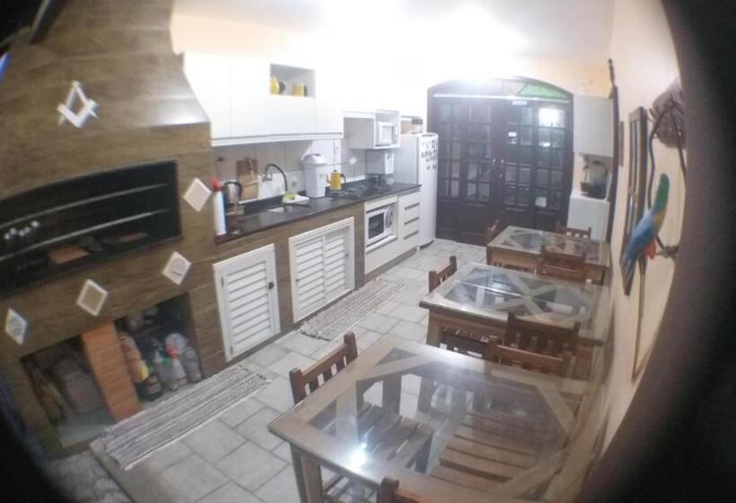 پانسیون Canto Dos Pássaros Bombinhas