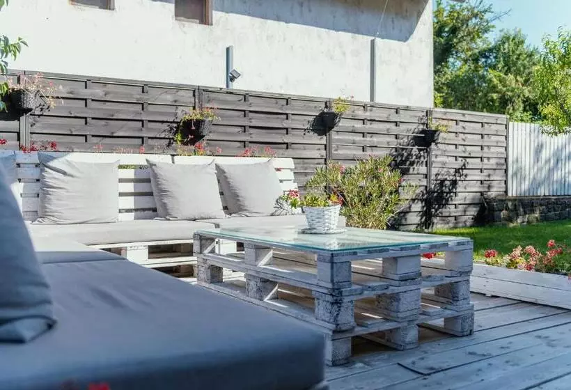 ペンション Pihi Vendégház