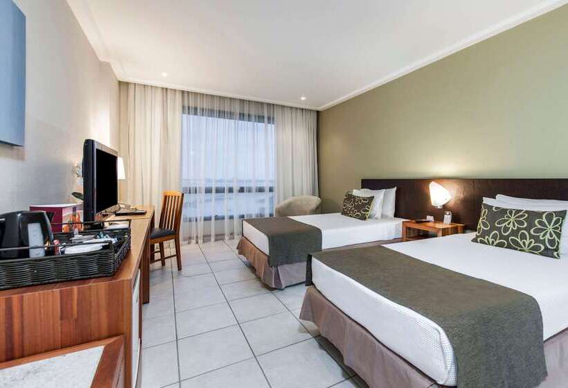 هتل Comfort Suites Vitoria