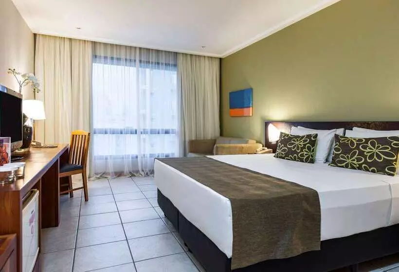 Отель Comfort Suites Vitoria