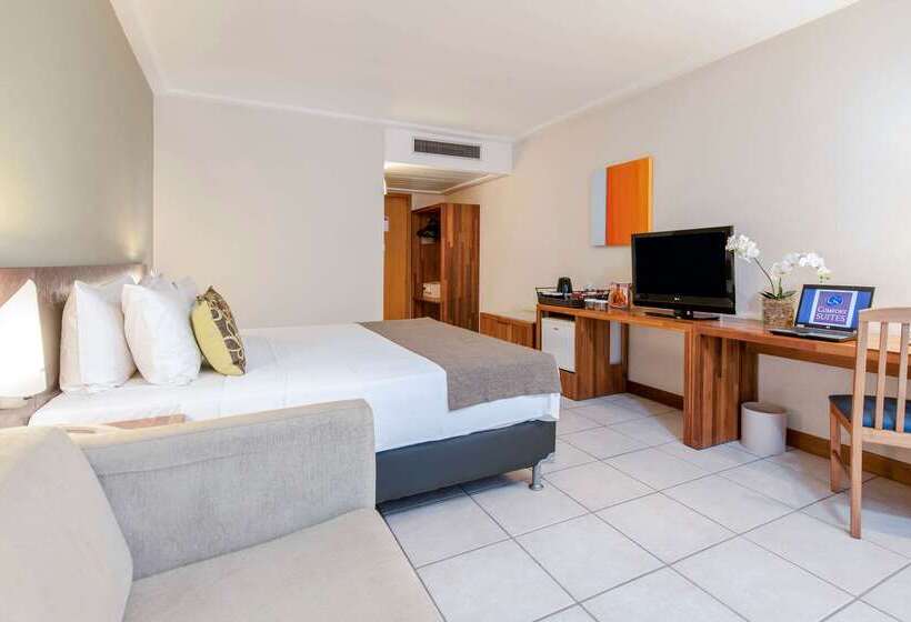 هتل Comfort Suites Vitoria