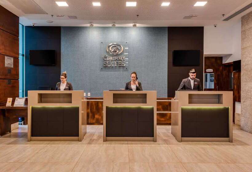 هتل Comfort Suites Vitoria