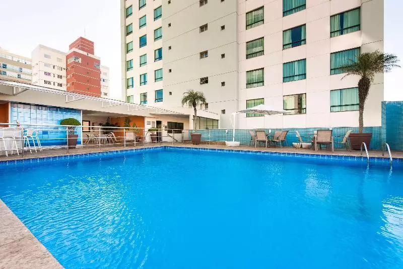 Отель Comfort Suites Vitoria