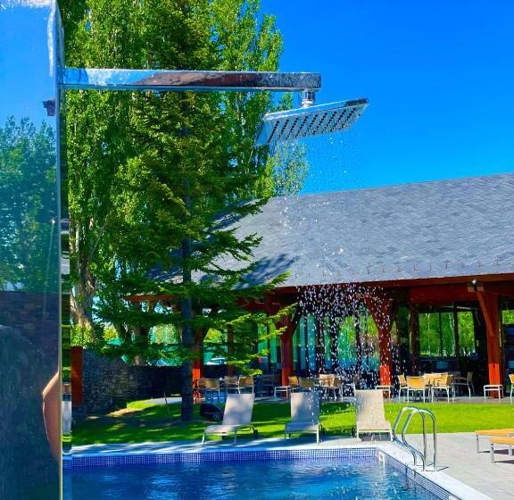 هتل Fontanals Golf