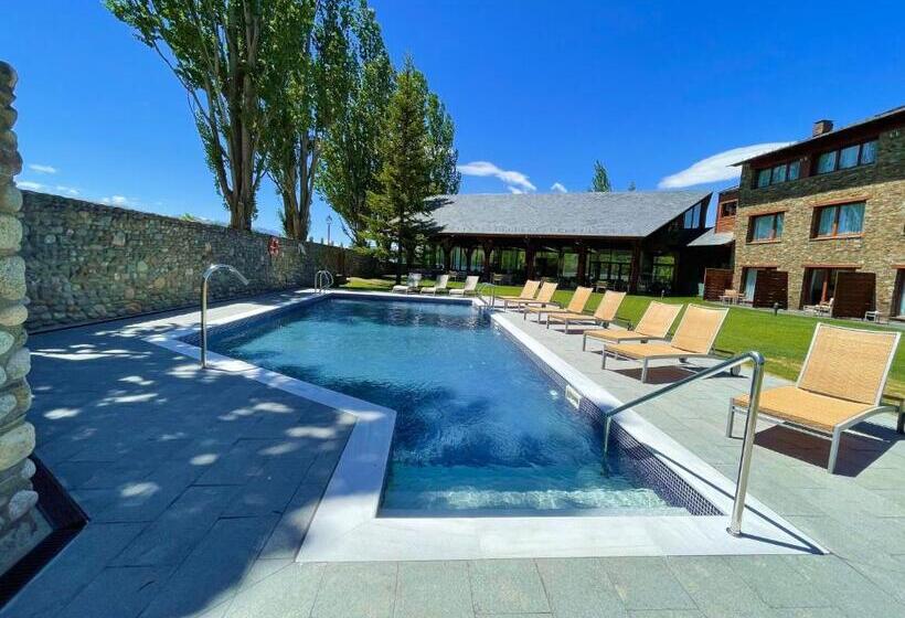 هتل Fontanals Golf