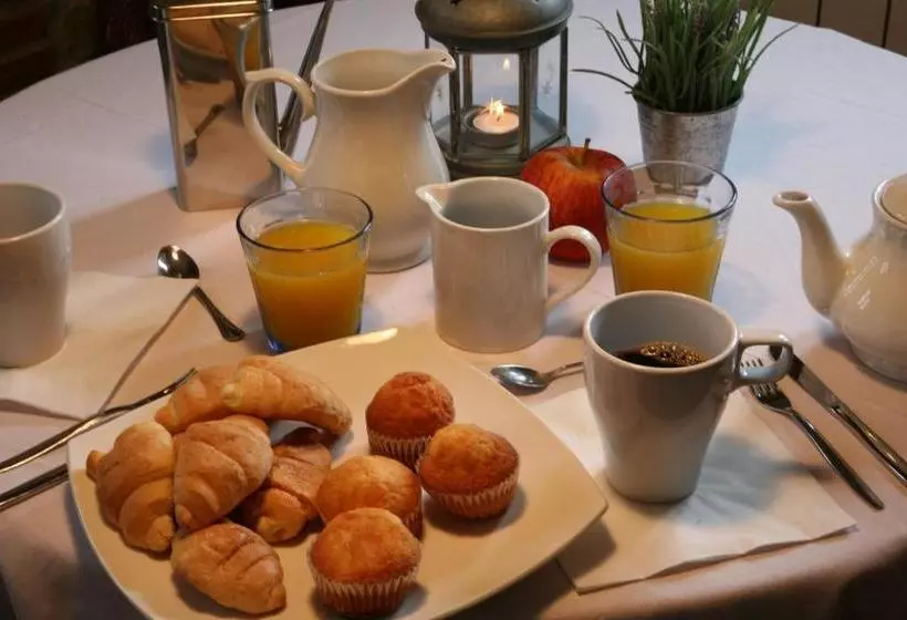 هتل Hospederia Santillana