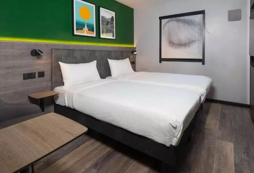 호텔 Ibis Styles London Gatwick Airport