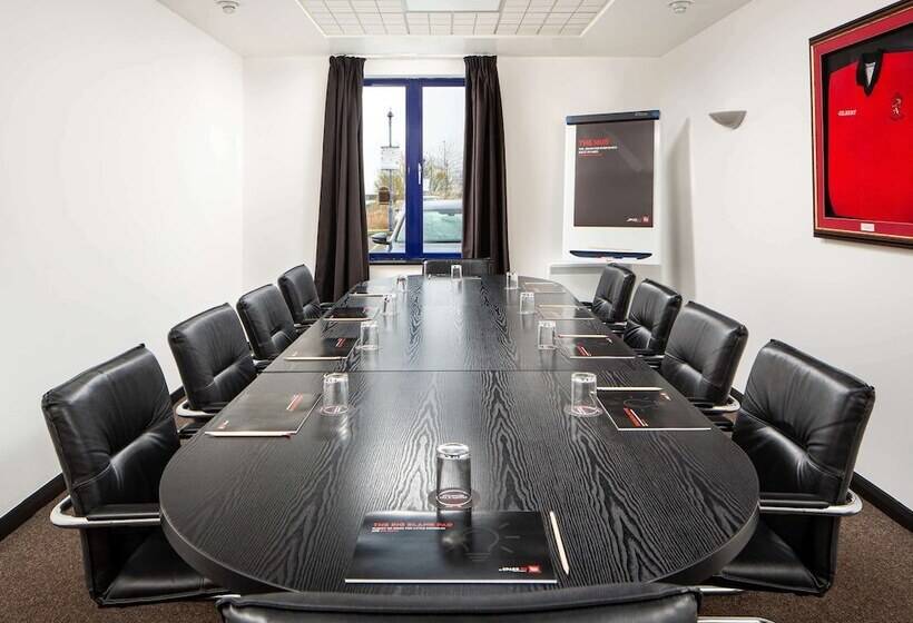 ホテル Ibis Rugby East