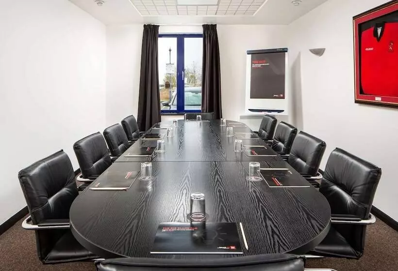 ホテル Ibis Rugby East