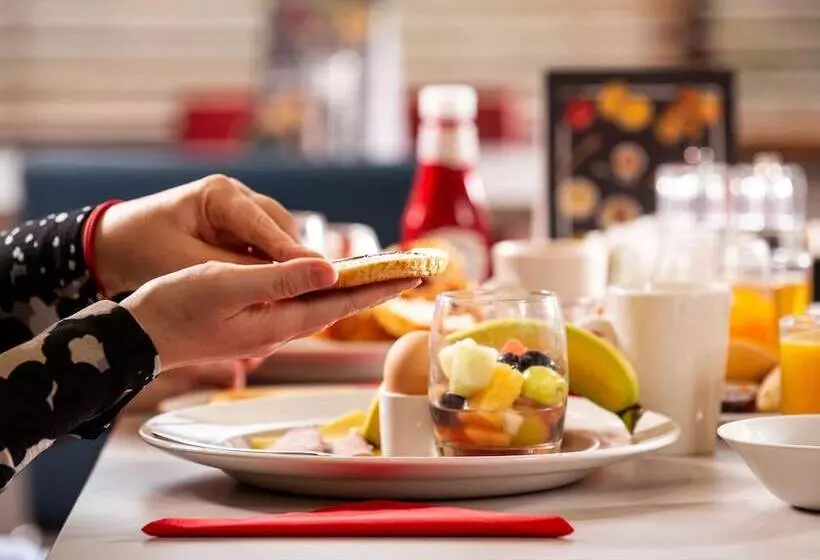 ホテル Ibis Rugby East