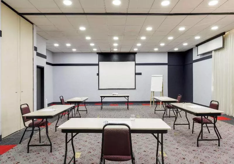 Отель Ibis Sao Jose Dos Campos Dutra