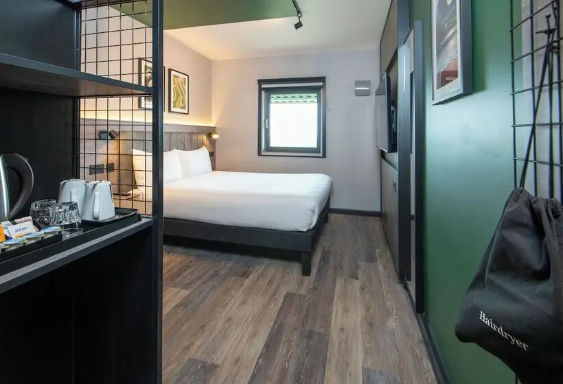 Hotelli Ibis Styles London Gatwick Airport