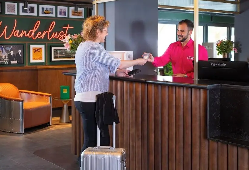 Hotelli Ibis Styles London Gatwick Airport