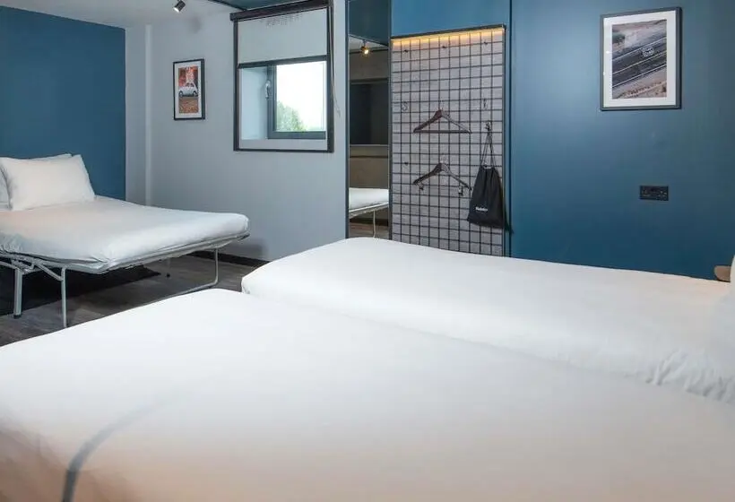 Hotelli Ibis Styles London Gatwick Airport