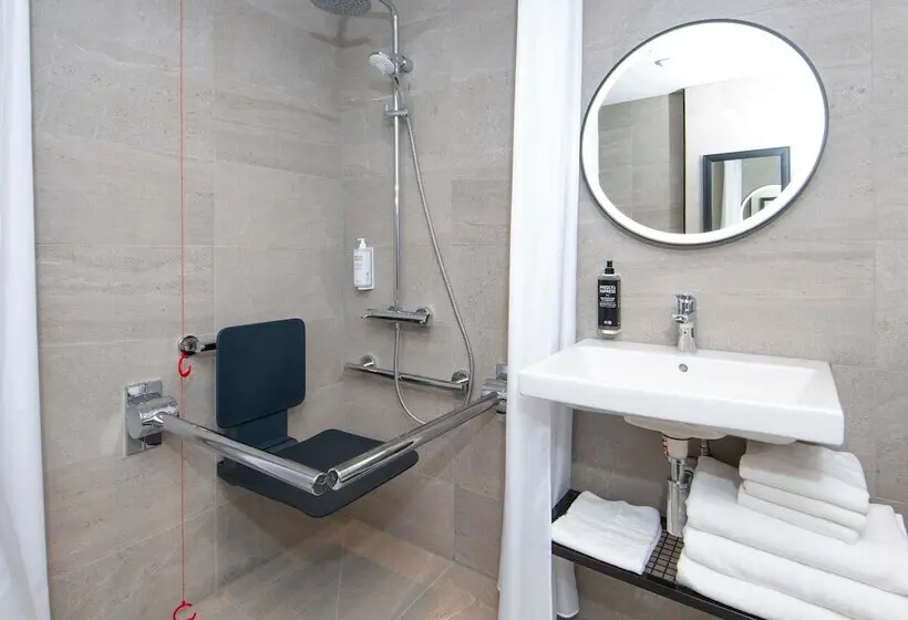 Hotelli Ibis Styles London Gatwick Airport